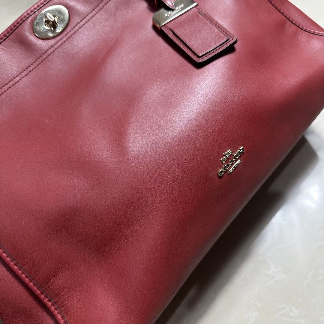 Coach Red Leather Handbag (Category: Luxury Bags & Wallets) located in Manila. Submitted by direcmampu37948 (Listing ID 1470244818, Image 3). Description: .