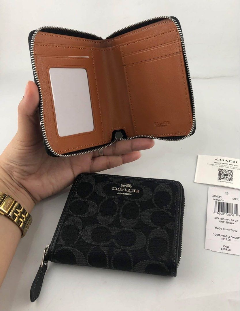 Coach Small Zip Around Wallet (Category: Wallets & Card holders) located in Binan City. Submitted by pinkykeenshop (Listing ID 1470346666, Image 2). Description: .