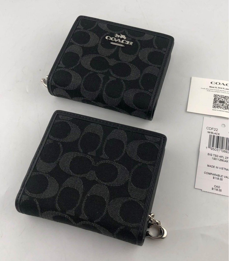 Coach Snap Wallet (Category: Wallets & Card holders) located in Binan City. Submitted by pinkykeenshop (Listing ID 1470346381, Image 3). Description: .