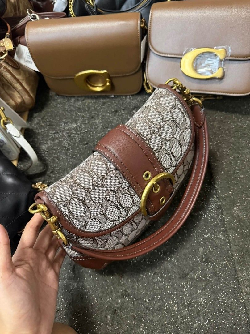 Coach Soho Flap Shoulder Bag (Category: Shoulder Bags) located in Manila. Submitted by msddirectfactoryoutlet (Listing ID 1470213012, Image 2). Description: US Grade 100%.