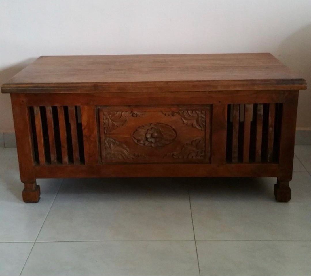 Coffee Table (Category: Tables & Sets) located in Singapore. Submitted by dreamdecor (Listing ID 1470199774, Image 1). Description: Teak wood Self Collection at Yishun Size 100x50x46cm .