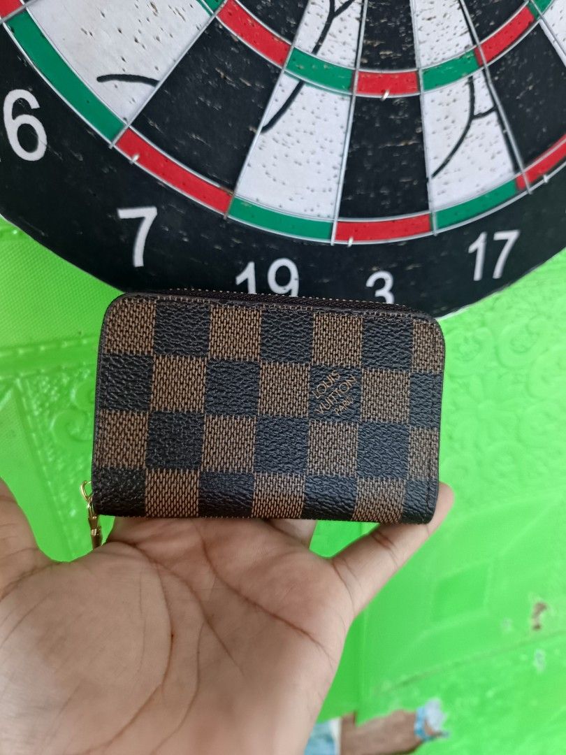 coin purse (Category: Belt bags, Clutches and Pouches) located in Ozamiz City. Submitted by kapesteba112457 (Listing ID 1470216882, Image 1). Description: coin purse kasya mga cards.. for only 800 . makapal matibay.. selected preloved.. pasok pang regalo..