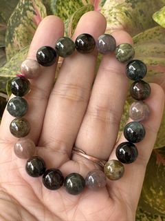 (Category: ) located in . Submitted by selling_low_by_bella_ben (Listing ID 1470172731, Image 1). Description: .