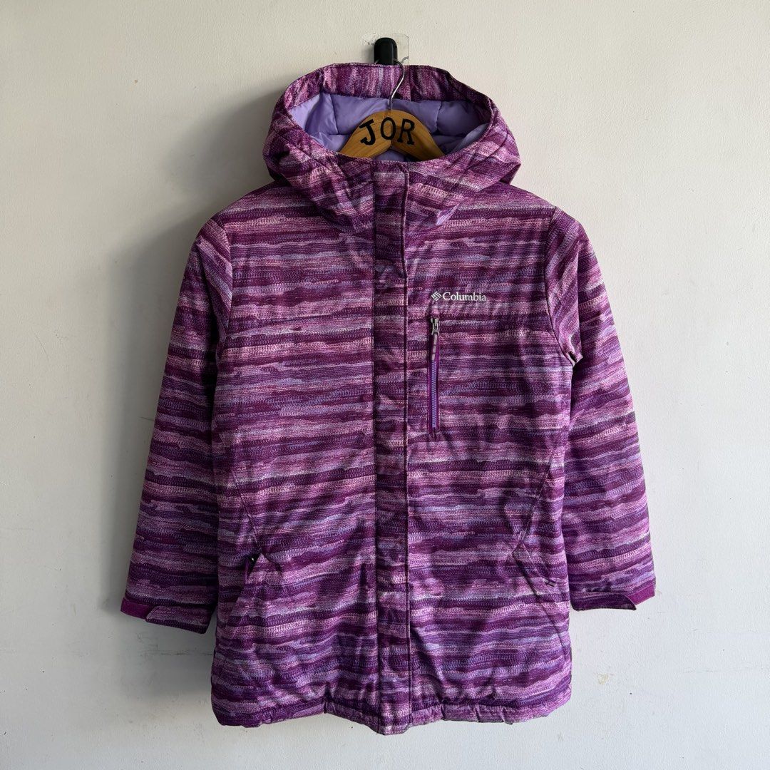 Columbia Alpine Free Fall ll Puffer Jacket (Category: Coats, Jackets and Outerwear) located in San Fernando. Submitted by jorjorr (Listing ID 1470328448, Image 1). Description: Columbia Alpine Free Fall ll Puffer Jacket Original 💯 Medium on tag 19.5 width 26 length Best fit small to medium womens Excellent condition No issue P1,599.
