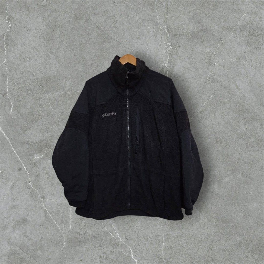 Columbia fleece jacket (Category: Coats, Jackets and Outerwear) located in Baguio. Submitted by fadexquisite (Listing ID 1470274744, Image 1). Description: Columbia fleece jacket Large 29x26 Excellent condition 600 plus ship fee.