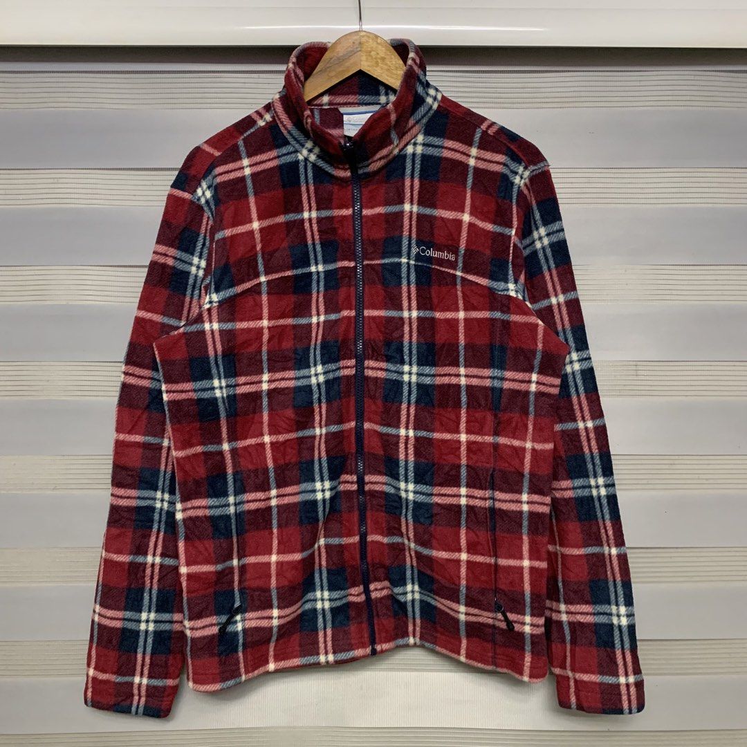 Columbia Interchange Deep Pile Multicolor Fleece Jacket (Category: Coats, Jackets and Outerwear) located in Butuan. Submitted by 8600_recycled.hyp3 (Listing ID 1470288503, Image 2). Description: L on tag 22.5W x 27L Like new condition Flawless 1500.