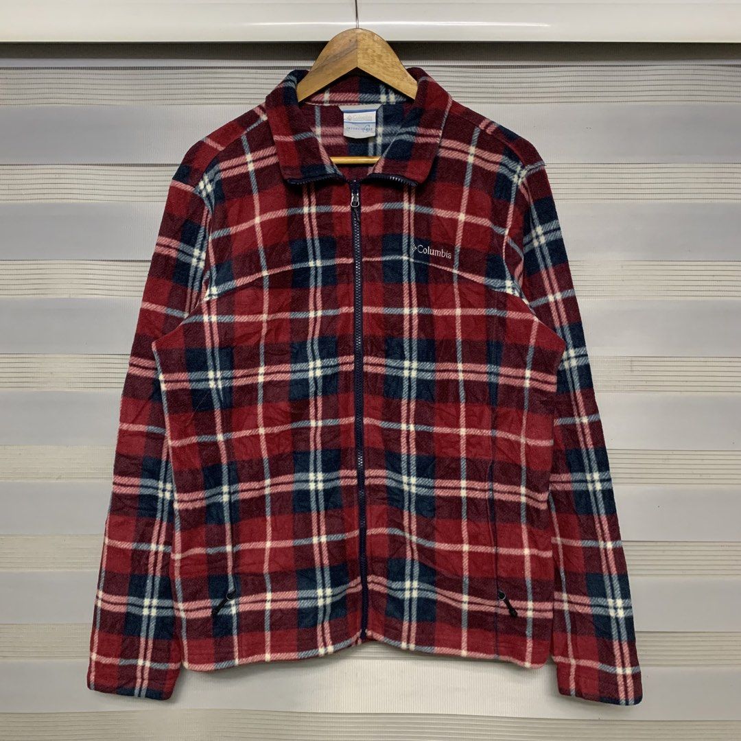 Columbia Interchange Deep Pile Multicolor Fleece Jacket (Category: Coats, Jackets and Outerwear) located in Butuan. Submitted by 8600_recycled.hyp3 (Listing ID 1470288503, Image 1). Description: L on tag 22.5W x 27L Like new condition Flawless 1500.