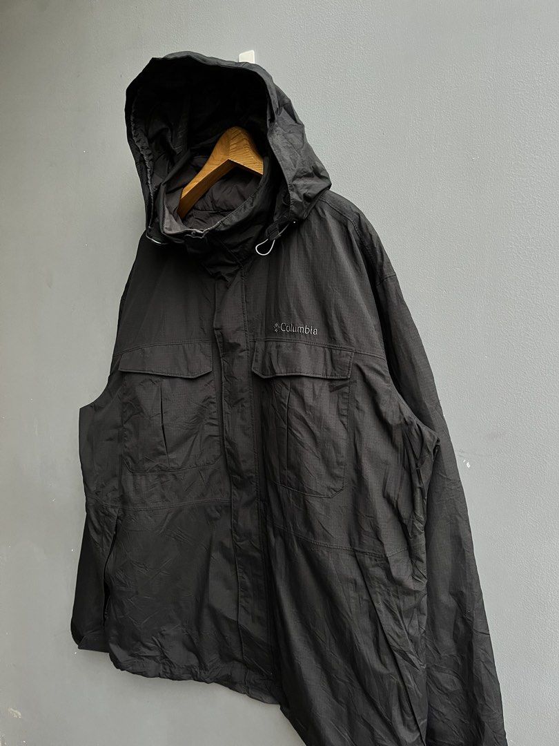 Columbia Omni-Tech Packable Hood Jacket (Category: Coats, Jackets and Outerwear) located in Balamban. Submitted by just_findss (Listing ID 1470258151, Image 2). Description: Columbia Omni-Tech Packable Hood Jacket Excellent Condition XL on tag Dimes 25W / 29L Color Rate 10/10 NO ISSUE.