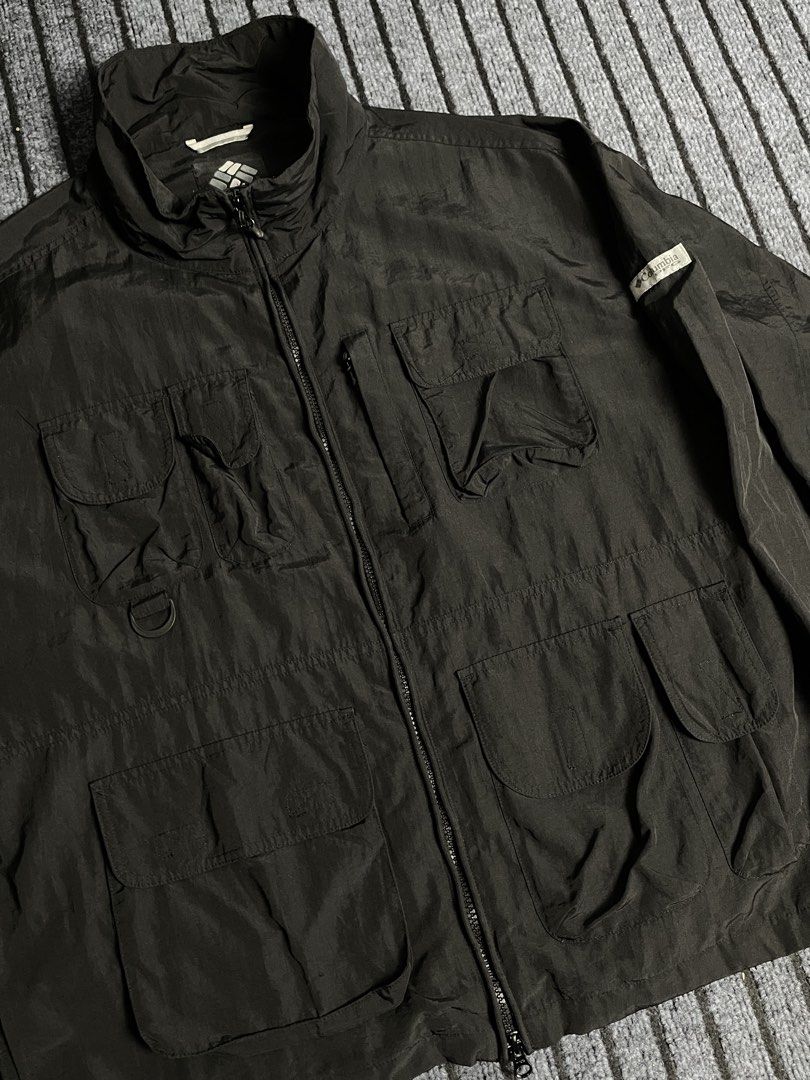 Columbia PFG x BEAMS - Logriver BMS Jacket - Multipocket, Lightweight (Category: Coats, Jackets and Outerwear) located in Puerto Princesa. Submitted by palawan.swagdealer (Listing ID 1470325077, Image 2). Description: All details are provided Kindly check each photo No major flaws In very good or better condition Total pockets: 7.