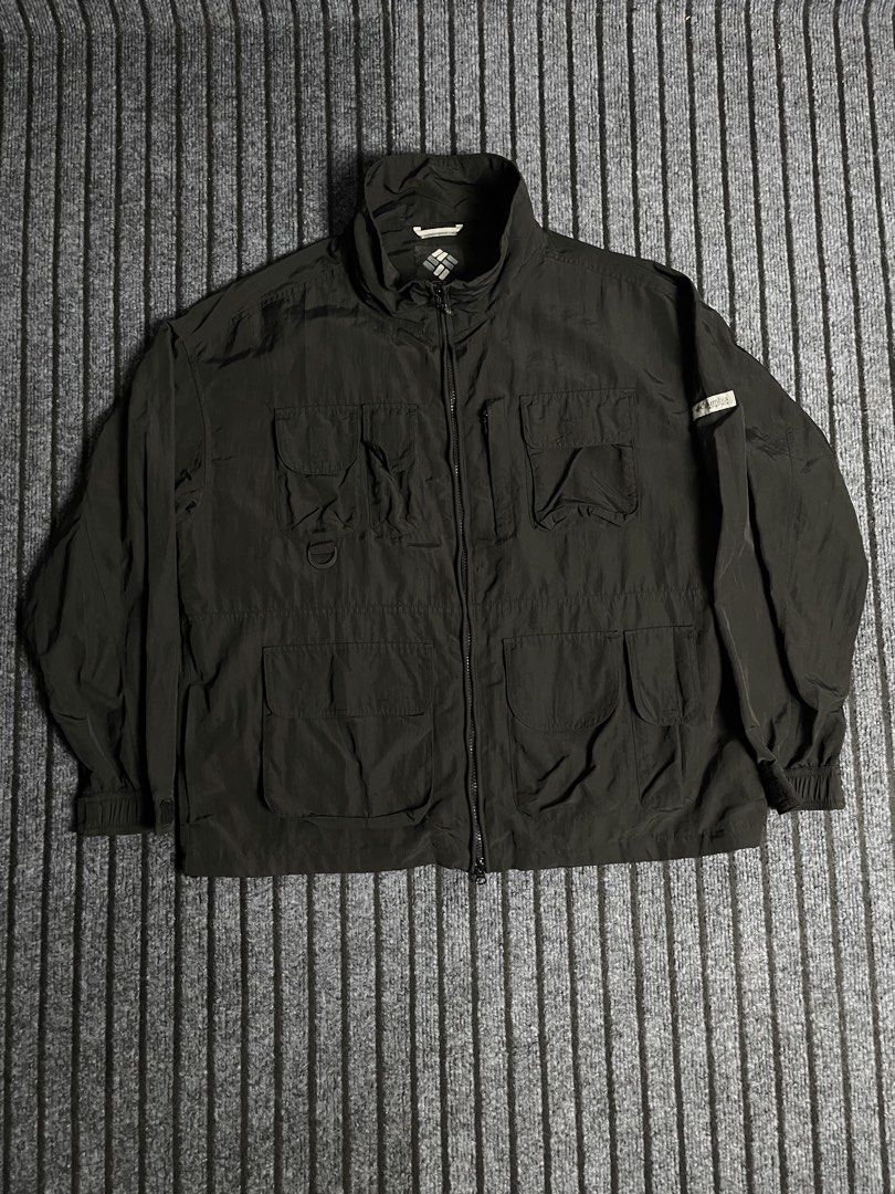 Columbia PFG x BEAMS - Logriver BMS Jacket - Multipocket, Lightweight (Category: Coats, Jackets and Outerwear) located in Puerto Princesa. Submitted by palawan.swagdealer (Listing ID 1470325077, Image 1). Description: All details are provided Kindly check each photo No major flaws In very good or better condition Total pockets: 7.