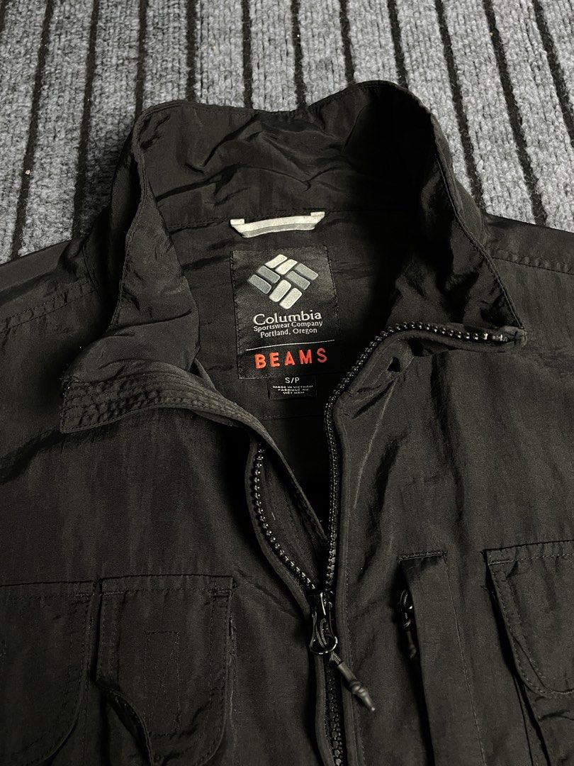 Columbia PFG x BEAMS - Logriver BMS Jacket - Multipocket, Lightweight (Category: Coats, Jackets and Outerwear) located in Puerto Princesa. Submitted by palawan.swagdealer (Listing ID 1470325077, Image 3). Description: All details are provided Kindly check each photo No major flaws In very good or better condition Total pockets: 7.
