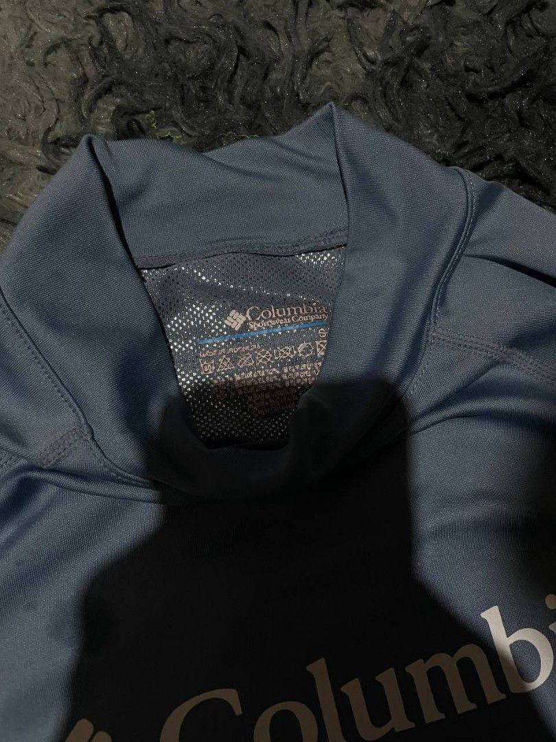 Columbia Rush guard (Category: Activewear) located in Manila. Submitted by garmentsreseller (Listing ID 1470295583, Image 3). Description: SIZE - SMALL WIDTH - 16 LENGTH - 25.