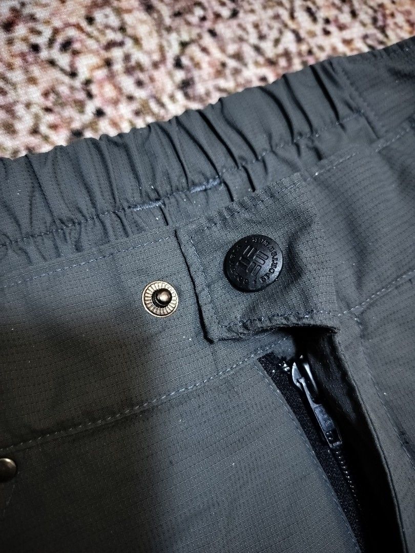 Columbia Titanium Omni-Tech Waterproof Pants (Category: Activewear) located in Taguig. Submitted by thriftybounce (Listing ID 1470289726, Image 2). Description: Size : 31 Length : 41 Leg Open : 9.5 Color Rate : 9.5/10 Issue : Missing Button Cap - Still working.