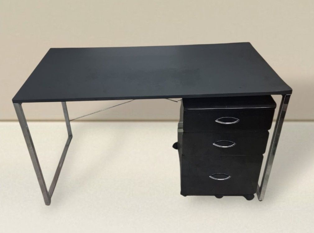 Computer Study Table Office Desk with Pedestal File Drawer Set (Category: Tables & Sets) located in Quezon City. Submitted by dannikkishoppe2 (Listing ID 1470257755, Image 1). Description: Computer Study Table Office Desk with Pedestal File Drawer Set‼️₱8000‼️ Please manage your expectations as there might be minimal flaws. Color may vary due to lighting, it may appear darker or lighter in person. Check photos first before buying. Please refrain 