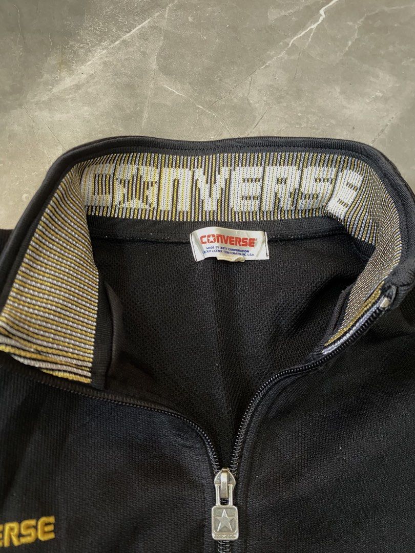 Converse 1990s Workwear Jacket (Category: Coats, Jackets and Outerwear) located in Cainta. Submitted by rurufinds (Listing ID 1470193066, Image 2). Description: Converse 1990s ZETT Track Jacket Pristine Condition Boxy Crop Fit -L: 23 -W: 23.5 Php 1299 + Sf.