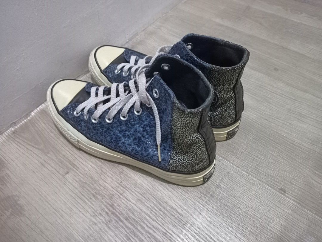Converse Chuck Taylor High Cut (Category: Sneakers) located in Marikina City. Submitted by lenm_stuffs (Listing ID 1470252701, Image 2). Description: Converse Chuck Taylor 70 High Cut "Stingray Split" design Size: Men's 7 UK 70 EUR 40 25.5 cm Note: A little yellowish on the white parts of the shoes. Price is negotiable Via Lalamove or J&T express Location: Marikina City.
