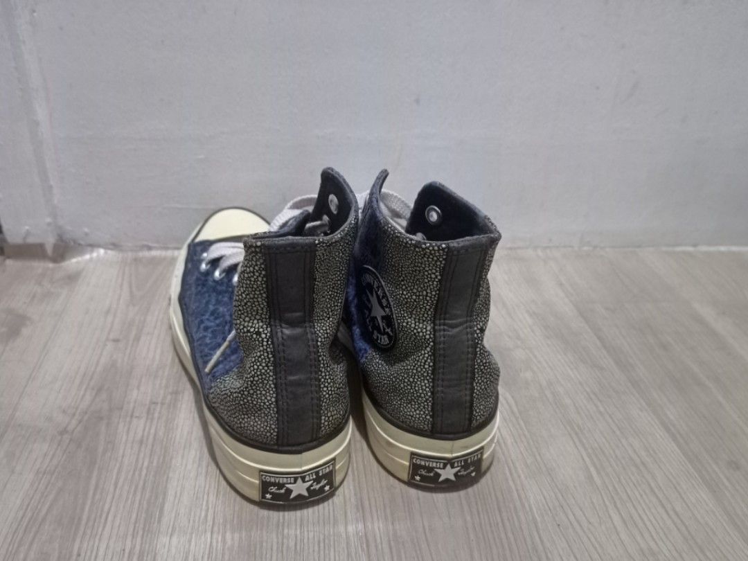 Converse Chuck Taylor High Cut (Category: Sneakers) located in Marikina City. Submitted by lenm_stuffs (Listing ID 1470252701, Image 3). Description: Converse Chuck Taylor 70 High Cut "Stingray Split" design Size: Men's 7 UK 70 EUR 40 25.5 cm Note: A little yellowish on the white parts of the shoes. Price is negotiable Via Lalamove or J&T express Location: Marikina City.