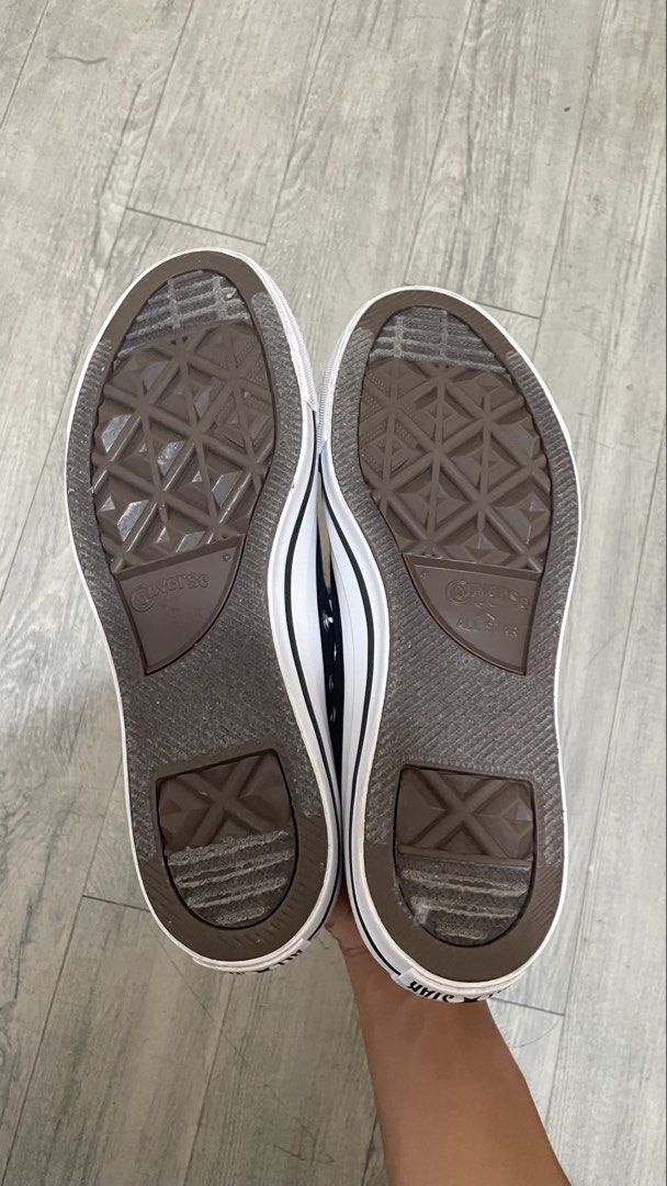 Converse chuck taylor shoreline slip ons (Category: Sneakers) located in Las Pinas. Submitted by tinngonzaga (Listing ID 1470192279, Image 3). Description: No box Original converse Size 9.5 US/7.5 UK No heel drags Like new Used once.