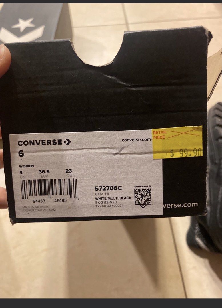 Converse high cut (Category: Sneakers) located in Singapore. Submitted by hthappyqq (Listing ID 1470200213, Image 3). Description: .