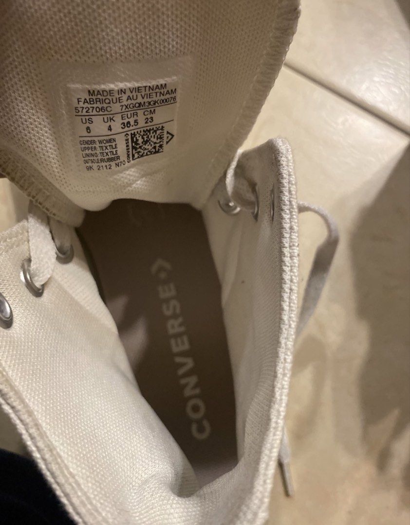 Converse high cut (Category: Sneakers) located in Singapore. Submitted by hthappyqq (Listing ID 1470200213, Image 4). Description: .