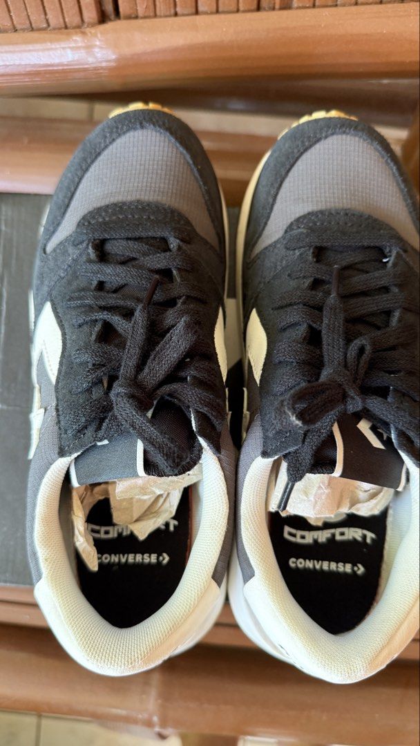 Converse omni trainer ox (Category: Sneakers) located in Batangas. Submitted by claret24 (Listing ID 1470165454, Image 2). Description: Converse omni ox size 5.5 23.5cm Black.