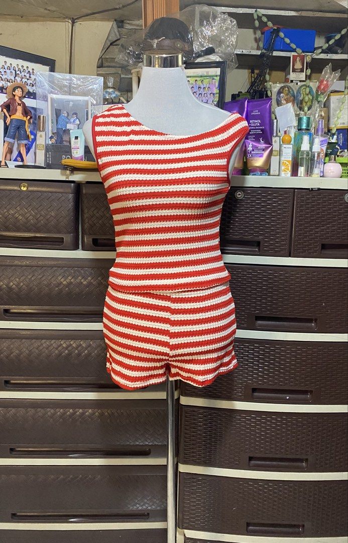 Coords shein (Category: Sets or Coordinates) located in Pasig City. Submitted by queensclothing (Listing ID 1470183894, Image 1). Description: Strechy medium on tag kaya small.