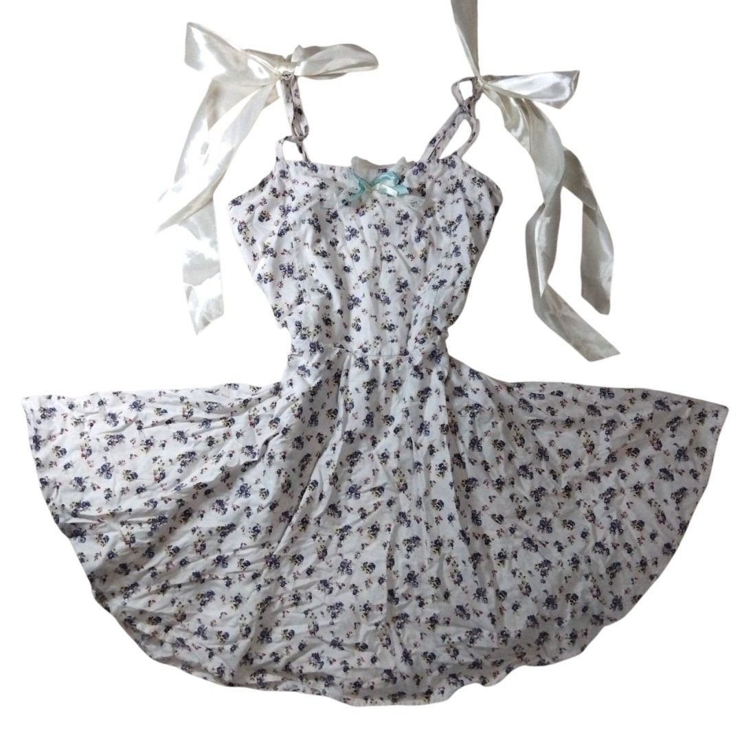 coquette-style cottagecore mini dress (Category: Dresses) located in Manila. Submitted by jessie.333 (Listing ID 1470316076, Image 3). Description: sf depends on your loc (jnt delievery).
