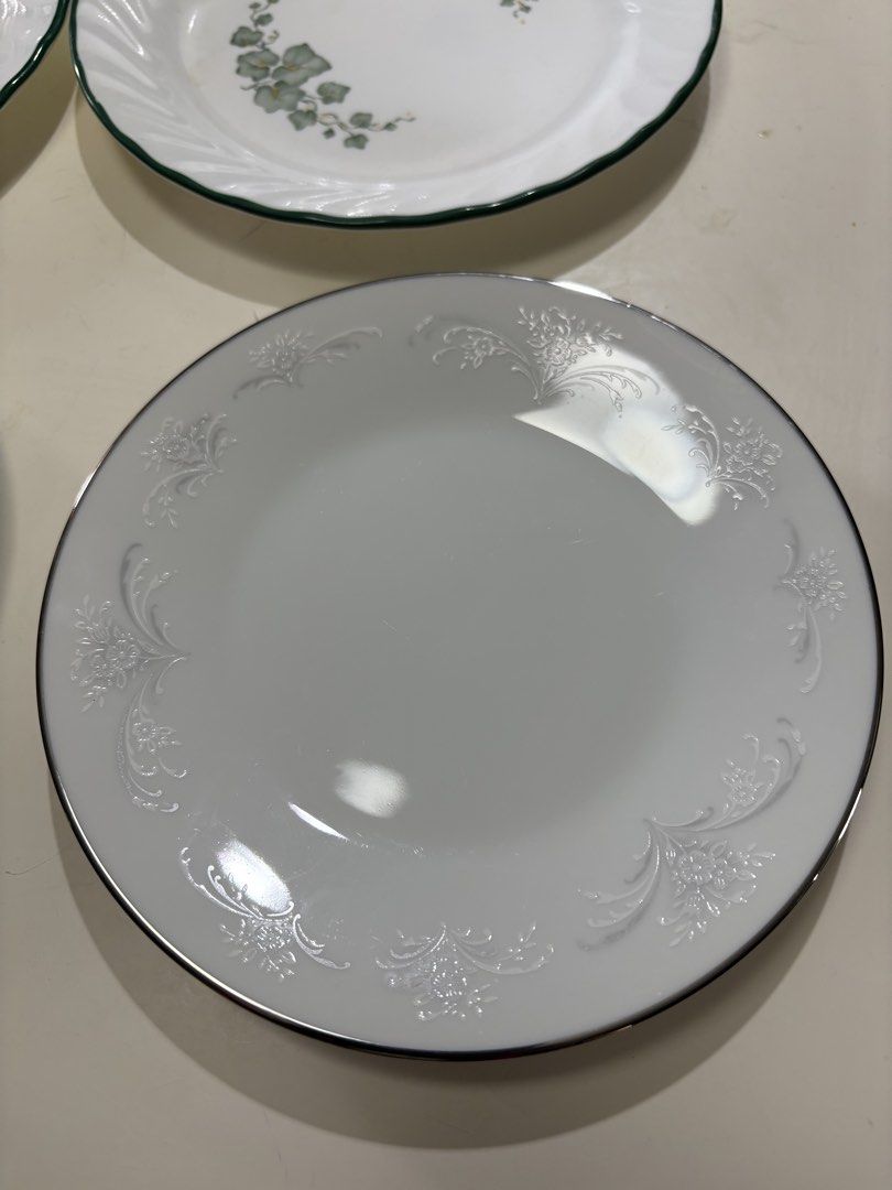 Corelle and noritake (Category: Other Kitchenware & Tableware) located in Cebu City. Submitted by banonggio (Listing ID 1470270757, Image 2). Description: Set Vintage corelle and noritake In excellent condition ,like new.