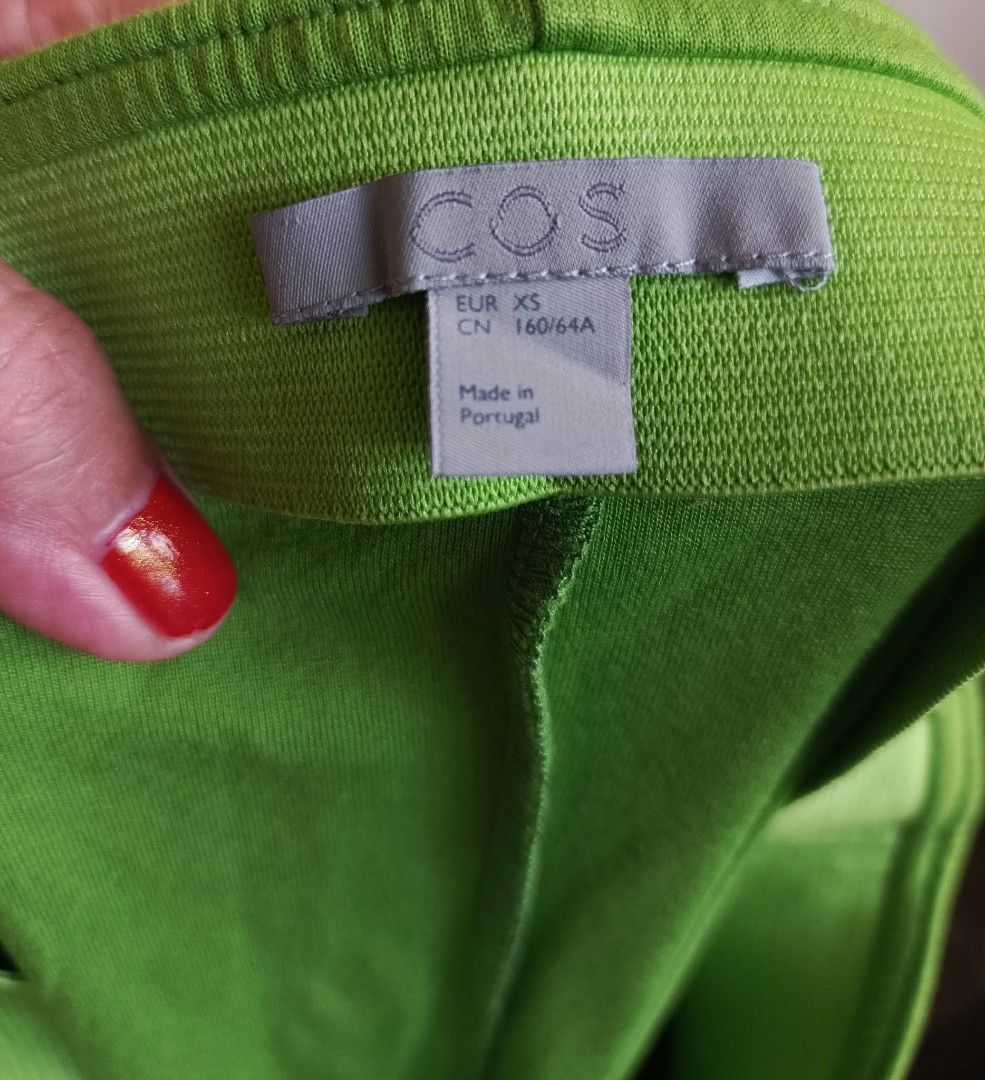 COS green skirt (Category: Skirts) located in Cebu City. Submitted by violacloset (Listing ID 1470224431, Image 2). Description: Measurements: Waist: 13 1/2 waistline 24-26 hips: 17 length: 24 1/2 garterized waistline.