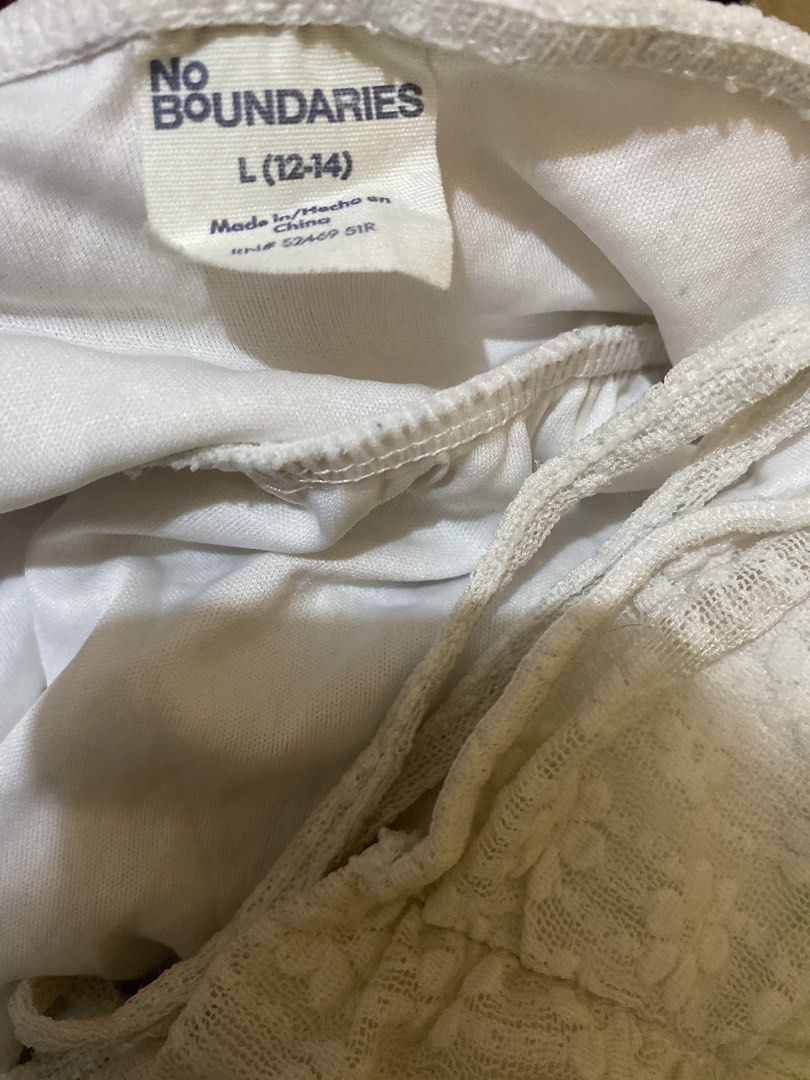 Cottagecore White Textured Top (Category: Sleeveless) located in Manila. Submitted by pchyomi (Listing ID 1470266348, Image 3). Description: length: 19 in bust: 30-36 in waist: 30-42 in.