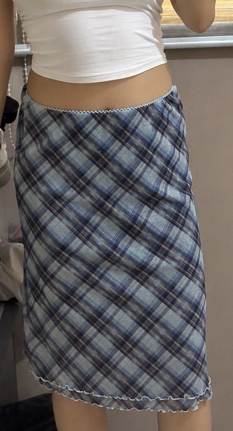 Cotton On Multi Molly Slip Skirt (Category: Skirts) located in Bulacan. Submitted by shandeclutterx (Listing ID 1470220864, Image 2). Description: Never worn! ♡ Such a flattering piece that sits at the mid-waist and falls just below the knee. Super pretty and easy to style, especially with a fitted top or a cozy cardigan! Fits size S-M since it is stretchy around the waist. Real when worn on 2nd pic. Very Pinterest fall girl vibes.Perfect for you