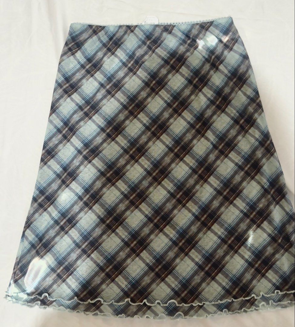 Cotton On Multi Molly Slip Skirt (Category: Skirts) located in Bulacan. Submitted by shandeclutterx (Listing ID 1470220864, Image 1). Description: Never worn! ♡ Such a flattering piece that sits at the mid-waist and falls just below the knee. Super pretty and easy to style, especially with a fitted top or a cozy cardigan! Fits size S-M since it is stretchy around the waist. Real when worn on 2nd pic. Very Pinterest fall girl vibes.Perfect for you