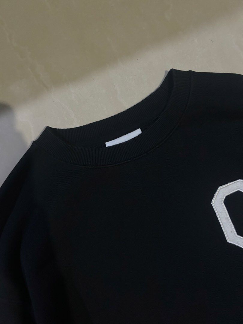 Covernat Black C Logo Sweatshirt (Category: Coats, Jackets and Outerwear) located in San Fernando. Submitted by thrift_lang_ni_kim (Listing ID 1470324219, Image 2). Description: ⬇️ DETAILS ⬇️ Covernat Black C Logo Sweatshirt (heavy cotton) DIMENSIONS (INCHES) Width:23 Length:27 Best fit: XL Color rate:9/10 Condition/Issue: Excellent condition Mine: ₱400 Minimum increment: ₱50 Already washed and ready to wear. 📌 Please check all photos carefully 