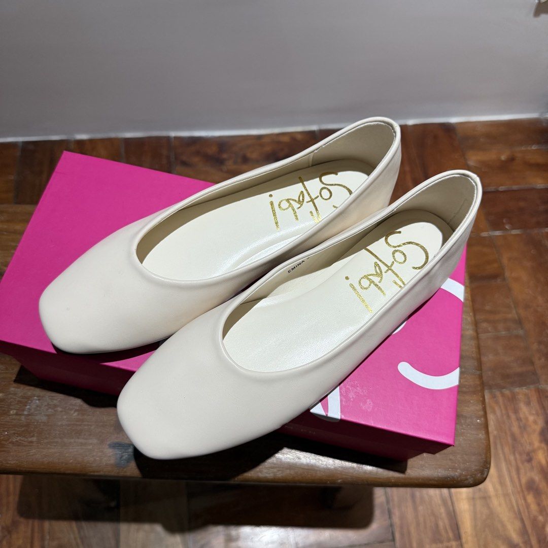 Cream Ballet Flats (Category: Flats & Sandals) located in Quezon City. Submitted by 0ffTheRack (Listing ID 1470267933, Image 1). Description: - With original box - So comfy but a bit snug on me - 22 to 22.5 cm.