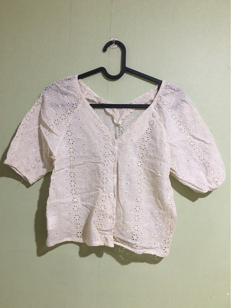 Cream Eyelet Cropped Top (Category: Blouses) located in Cabuyao City. Submitted by 4everblooms (Listing ID 1470275224, Image 1). Description: - Size: Small to Semi-med - Details: Puffed sleeves and flower-shaped buttons - No issues mop: gcash/maribank only mod: jnt/ meet-up in nearby areas 🖇 dm me for more details.