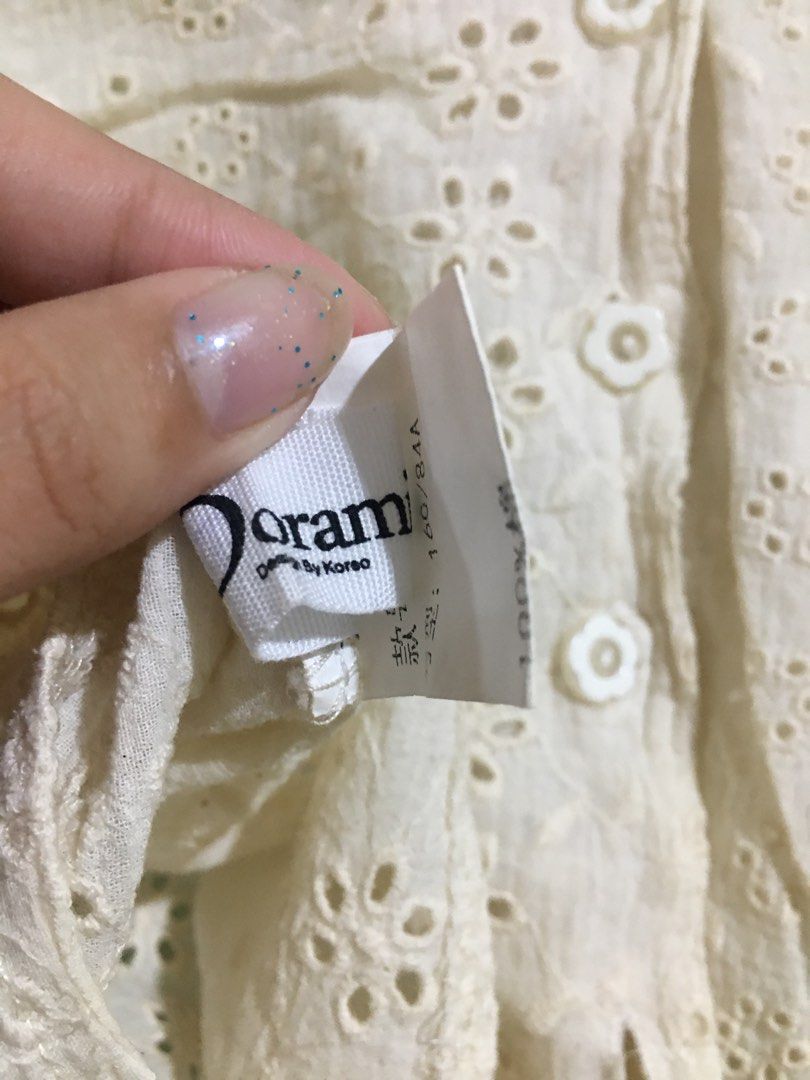 Cream Eyelet Cropped Top (Category: Blouses) located in Cabuyao City. Submitted by 4everblooms (Listing ID 1470275224, Image 3). Description: - Size: Small to Semi-med - Details: Puffed sleeves and flower-shaped buttons - No issues mop: gcash/maribank only mod: jnt/ meet-up in nearby areas 🖇 dm me for more details.