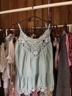 (Category: ) located in . Submitted by dainty.hercloset (Listing ID 1470180815, Image 1). Description: .