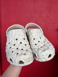 (Category: ) located in . Submitted by littlebooythriftstore (Listing ID 1470346616, Image 1). Description: .