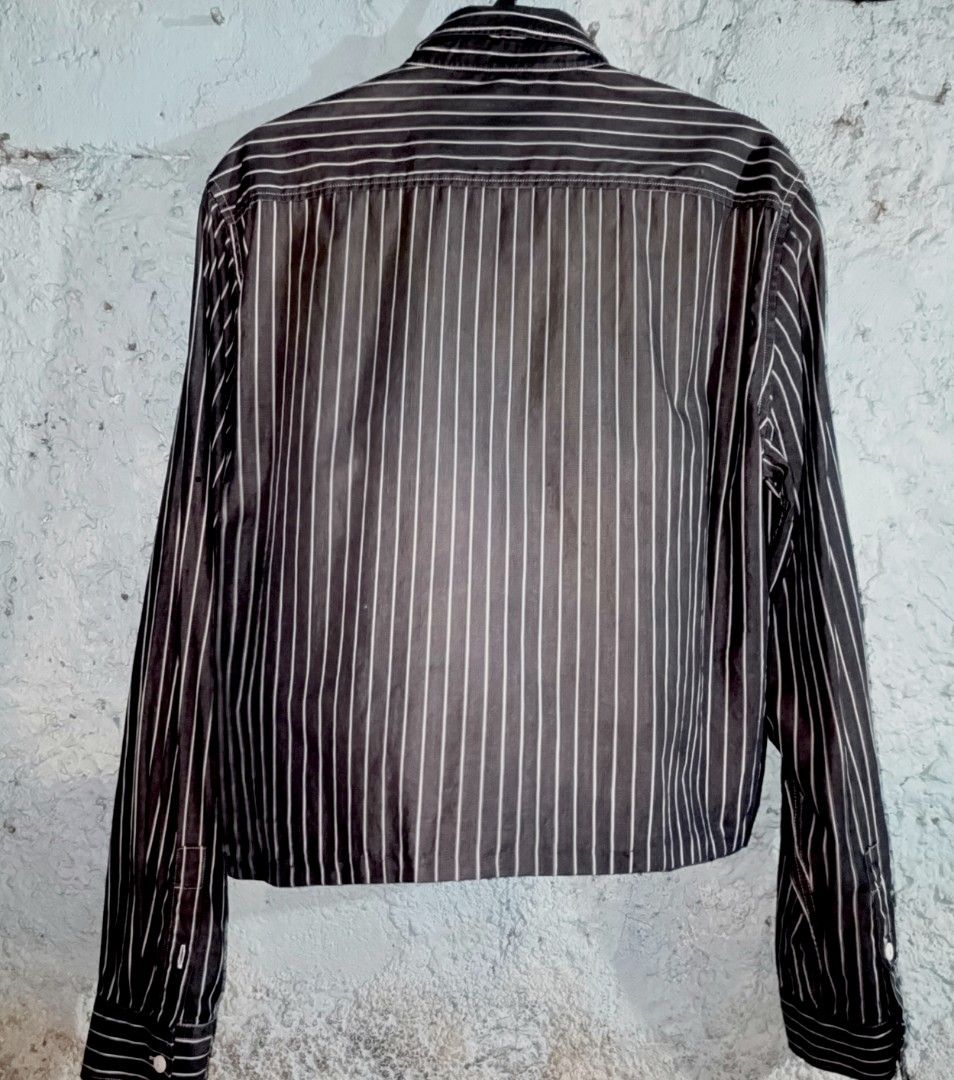 CROP POLO BLACK & WHITE STRIPES (Category: Coats, Jackets and Outerwear) located in Quezon City. Submitted by zoesmithshop (Listing ID 1470182795, Image 2). Description: Size- Medium to Large BLACK & WHITE COLOR CROP TYPE POLO GOOD CONDITION BREATHEBLE MATERIAL.