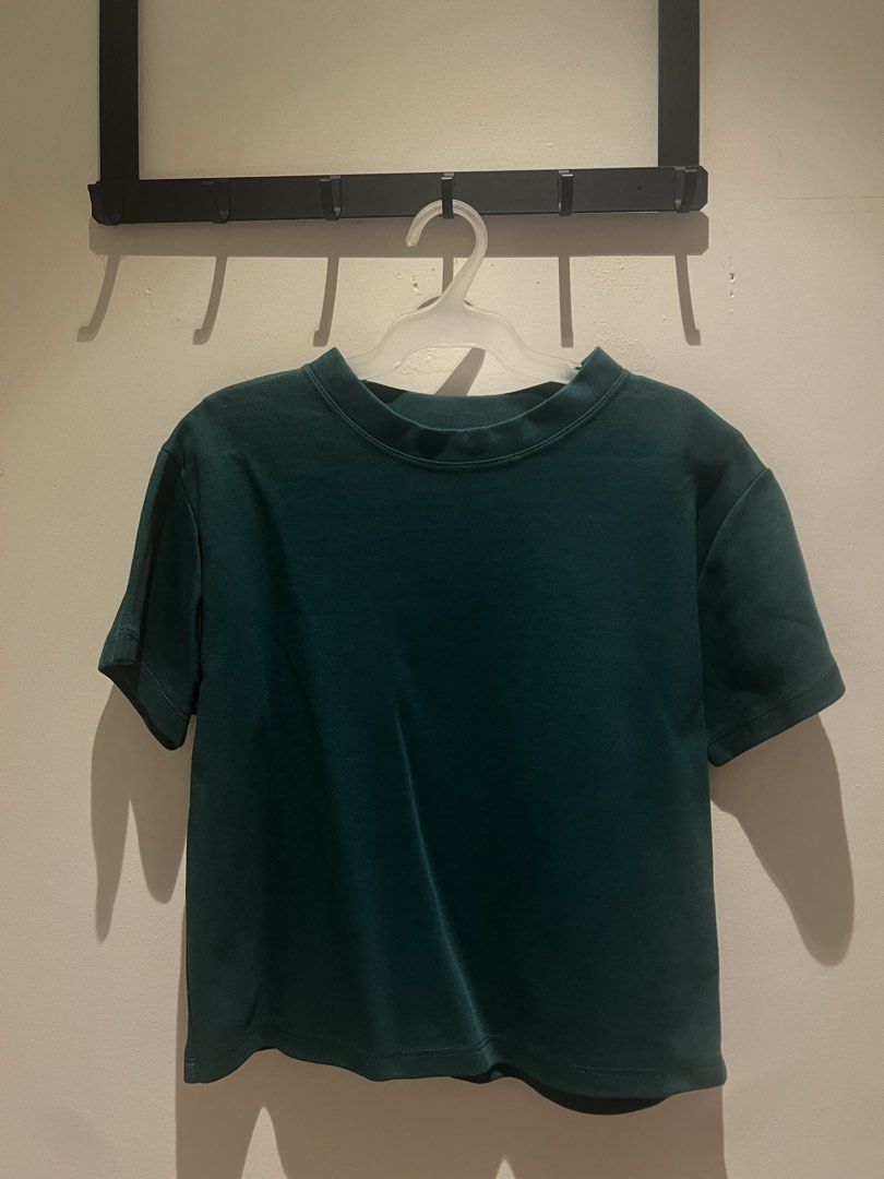 Crop Top Shirts Bundle (Category: Shirts) located in Malabon City. Submitted by chrsgns (Listing ID 1470222811, Image 1). Description: - bundle of 3 solid color crop tops: dark green, royal blue, and cream - sizing: first standard small to medium rush selling!! - can ship via sdd thru grab/lalamove (metro manila area only) - mop: gcash or bdo - price is still nego if kukunin agad or getting 2 or more items - pm for inquiries .
