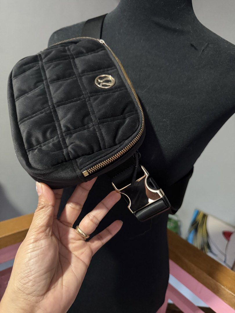 Crossbody Quilted Bag (Category: Cross-body Bags) located in Manila. Submitted by coolwolf_7f4c0e (Listing ID 1470195961, Image 2). Description: Like new condition .