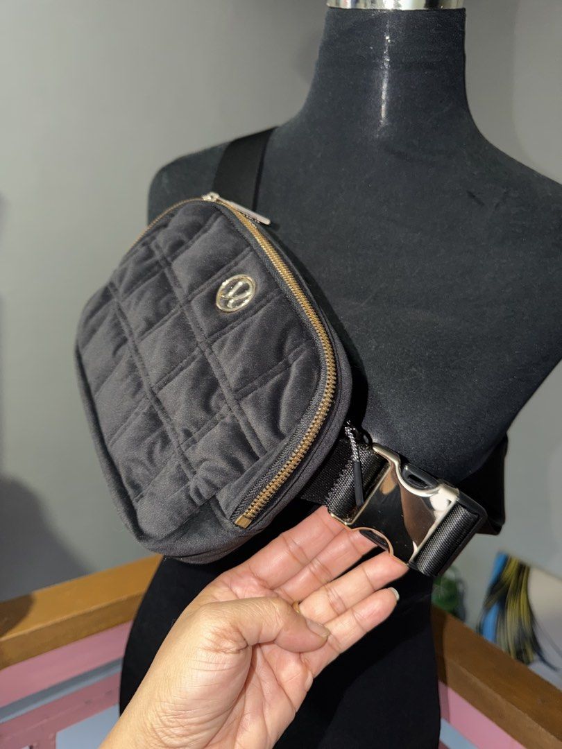 Crossbody Quilted Bag (Category: Cross-body Bags) located in Manila. Submitted by coolwolf_7f4c0e (Listing ID 1470195961, Image 3). Description: Like new condition .