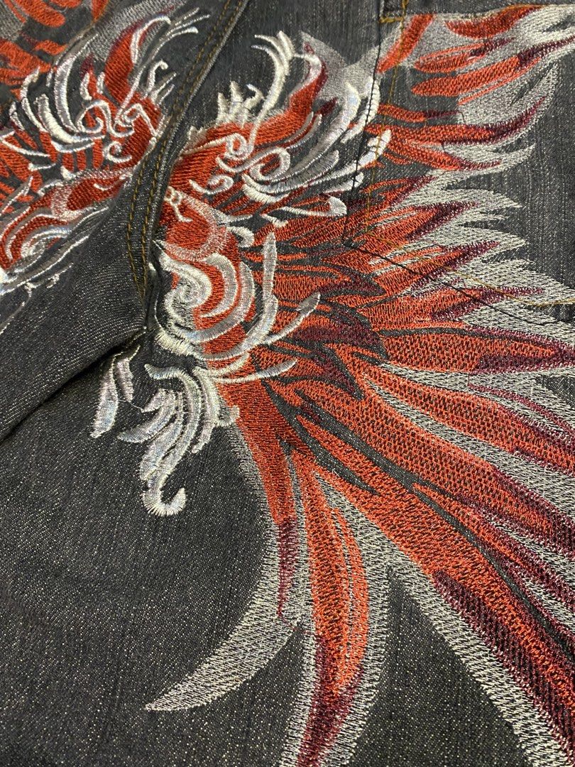 Crown Holder Massive embroidered Wings (Category: Jeans) located in Baguio. Submitted by where2wear.epbi (Listing ID 1470222426, Image 3). Description: 34*41*13*7 Excellent condition Baguio loc Jnt out side .