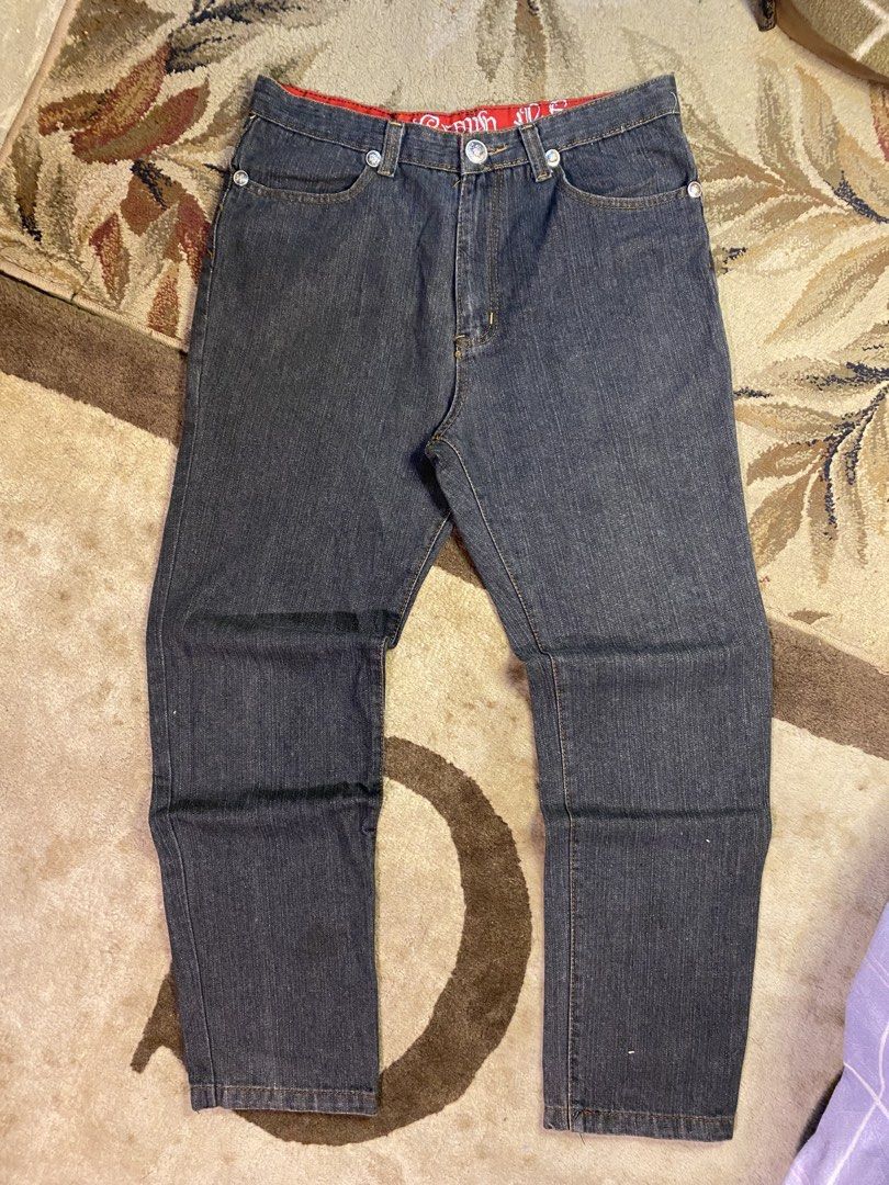 Crown Holder Massive embroidered Wings (Category: Jeans) located in Baguio. Submitted by where2wear.epbi (Listing ID 1470222426, Image 2). Description: 34*41*13*7 Excellent condition Baguio loc Jnt out side .