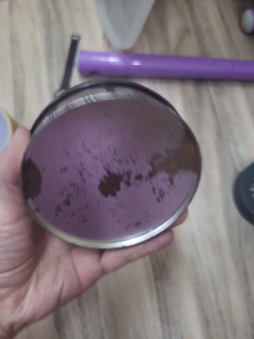 cute round tin can (Category: Accessory Holder, Box & Organizers) located in Caloocan City. Submitted by lynette1977 (Listing ID 1470222792, Image 2). Description: a bit rusted on the cover and inside.
