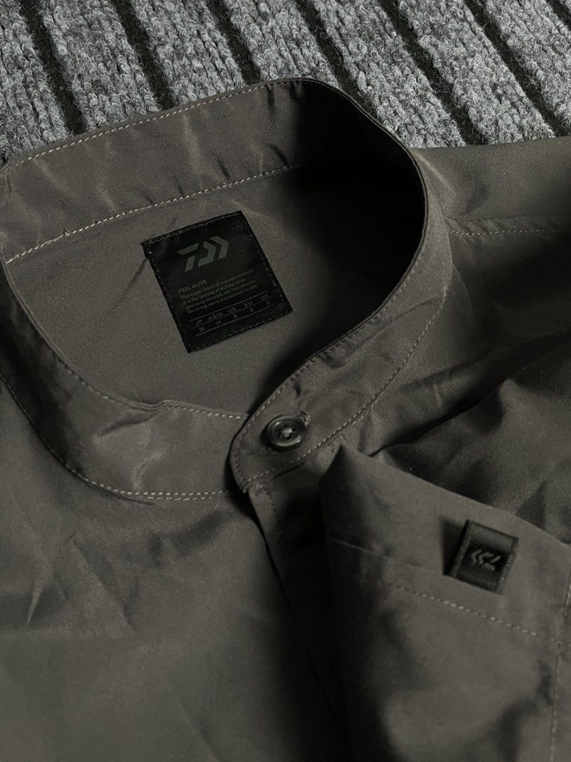 DAIWA PIER 39/Globe Ride - Lightweight Multipocket/Utility Polo (Category: Activewear) located in Puerto Princesa. Submitted by palawan.swagdealer (Listing ID 1470324787, Image 3). Description: All details are provided Kindly check each photo No major flaws In excellent condition Total pockets: 6.