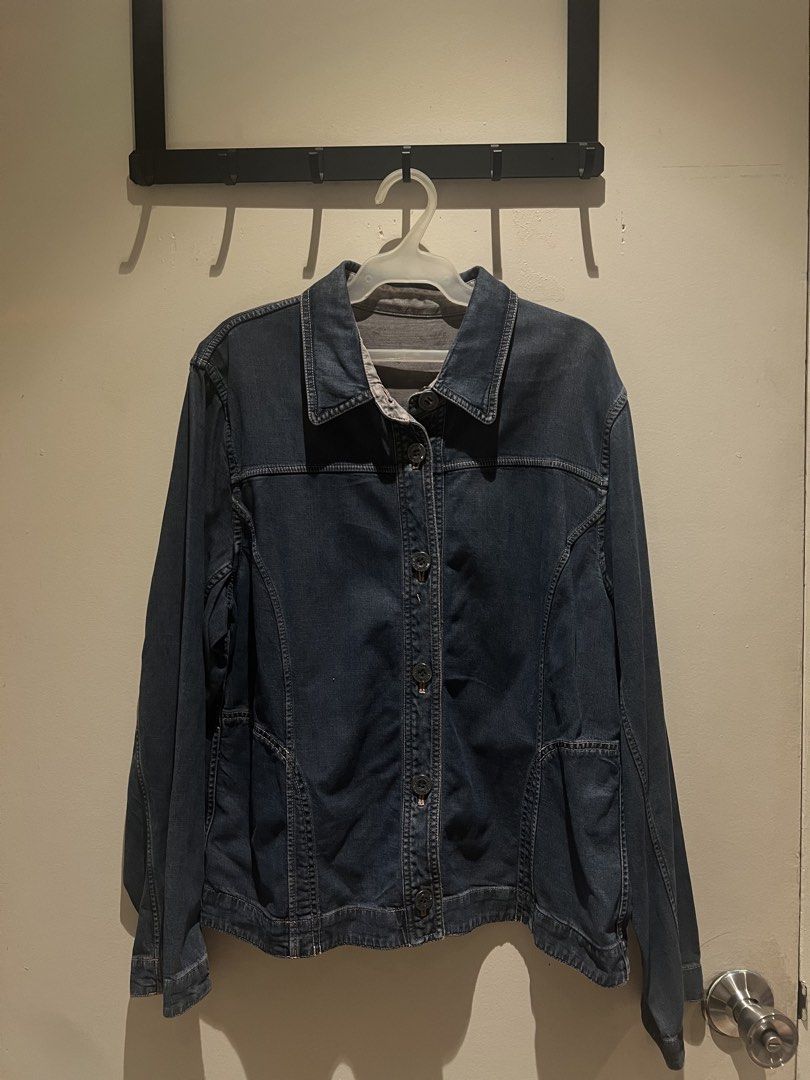Dark Blue Denim Jacket (Category: Coats, Jackets and Outerwear) located in Malabon City. Submitted by chrsgns (Listing ID 1470220872, Image 1). Description: rush selling!! - can ship via sdd thru grab/lalamove (metro manila area only) - mop: gcash or bdo - price is still nego if kukunin agad or getting 2 or more items - pm for inquiries .