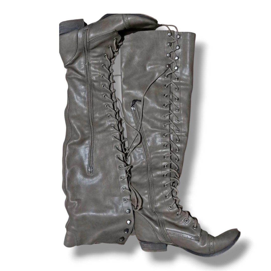 Dark Gray Lace-Up Boots (Category: Boots) located in Manila. Submitted by ladystqrdust (Listing ID 1470224373, Image 1). Description: sized 8-9. can also fit to size 7 just wear thick socks!.