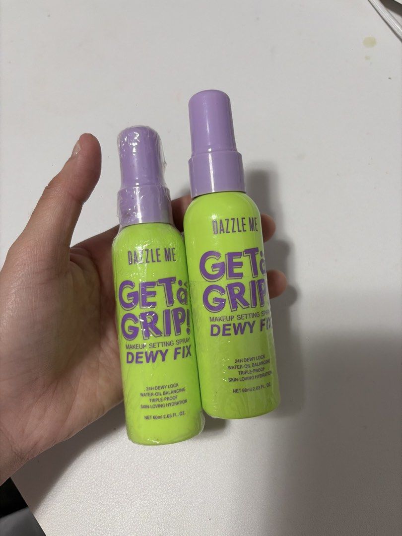Dazzle Setting Spray Dewy Fix 2 Pcs (Category: Makeup) located in Manila. Submitted by 4kicarts (Listing ID 1470274772, Image 3). Description: just tried it once new almost full bottle pa ‘yung isa.