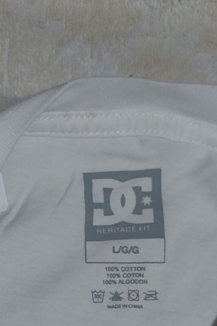 DC tshirt (Category: Tshirts & Polo Shirts ) located in Daet. Submitted by stonervoid (Listing ID 1470276093, Image 3). Description: DC tshirt 21.5x30.5 400 shipped.
